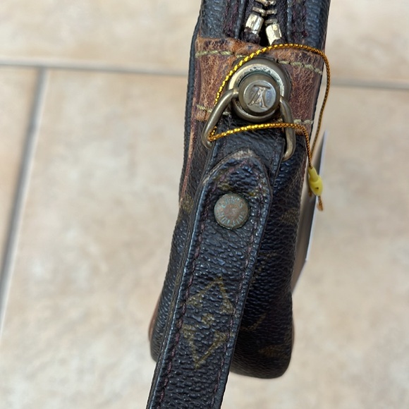 Authentic Louis Vuitton Clutch Wristlet Cosmetics Pouch Bag Monogram - Picture 5 of 10